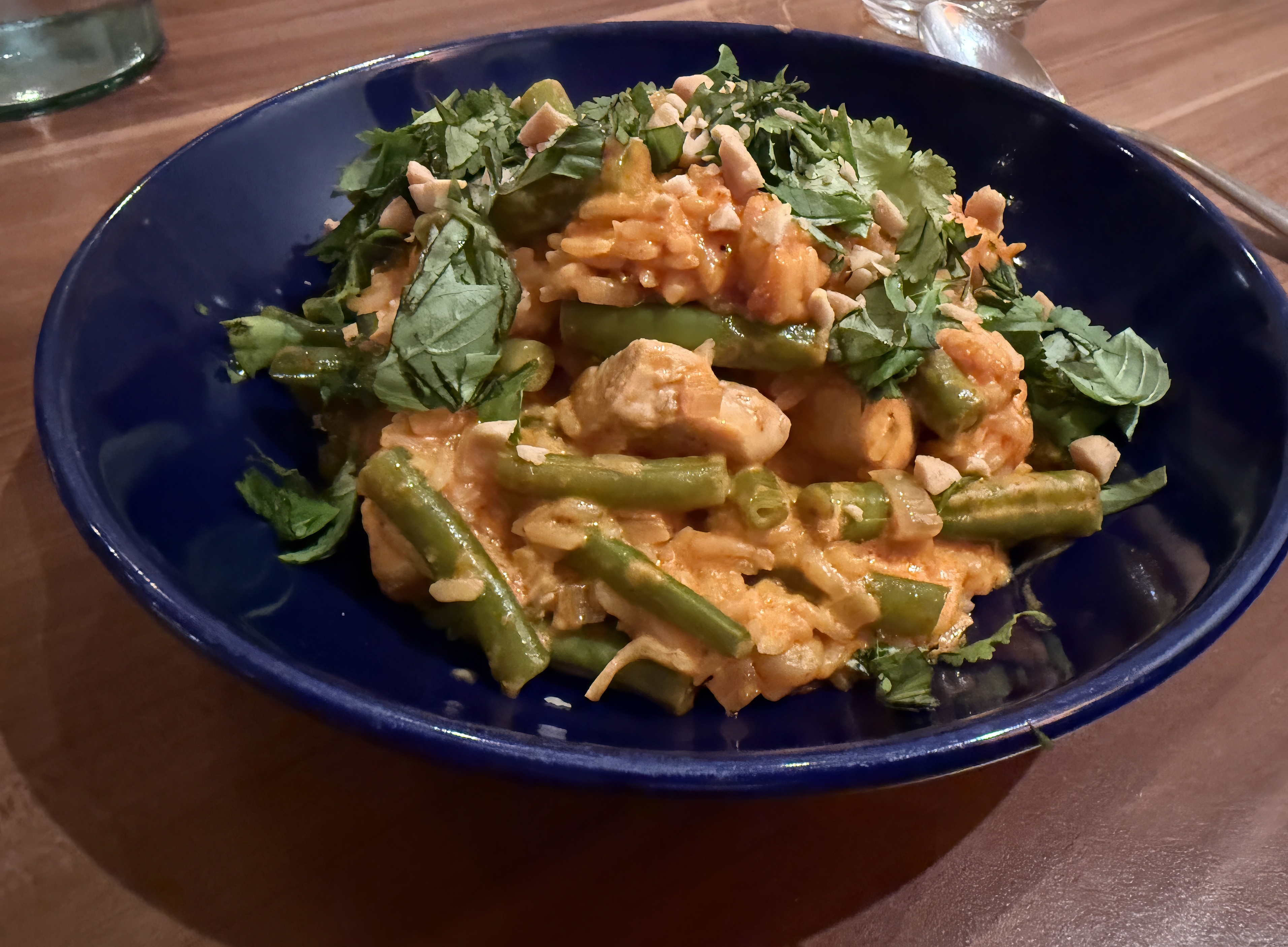 <i>One-Pot</i><i>Hähnchen-Curry</i>